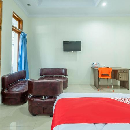 Oyo 2259 Zleepy Ks Tubun Hotel Cirebon Exterior foto
